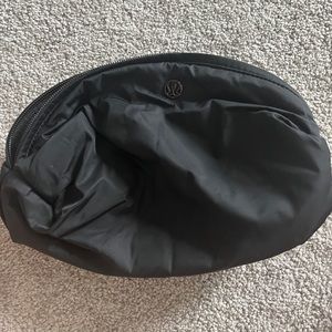 Lululemon large padded cosmetic bag